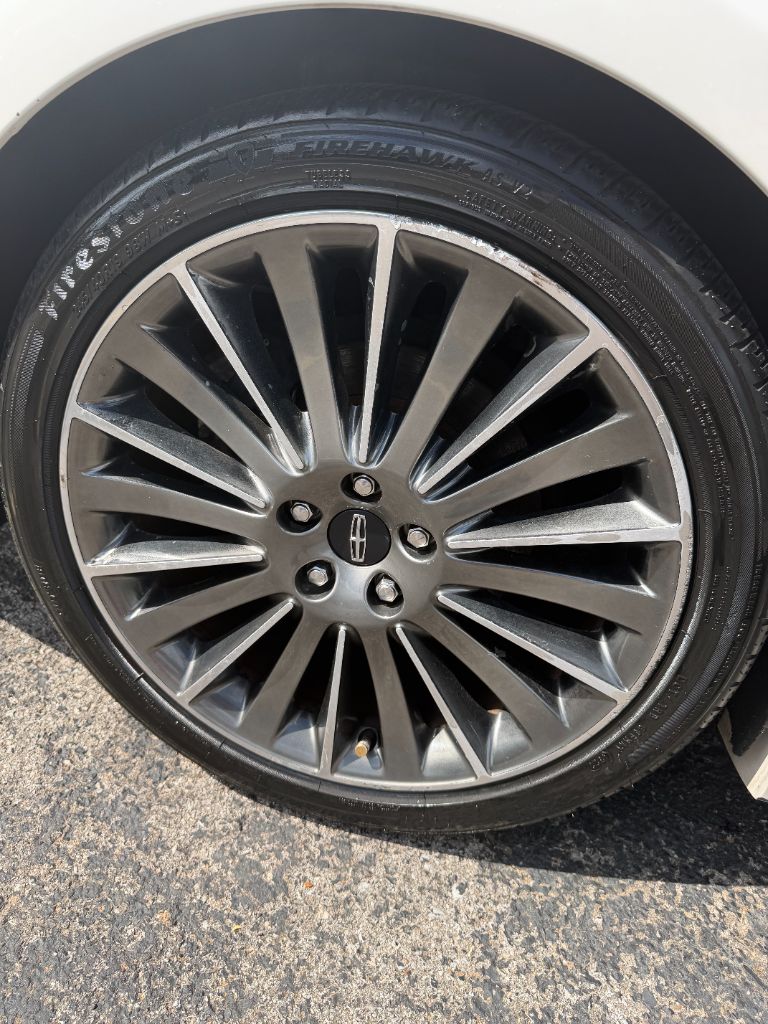 2014 Lincoln MKZ Hybrid - Photo 18